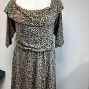 Women’s off the shoulder leopard 🐆 dress.